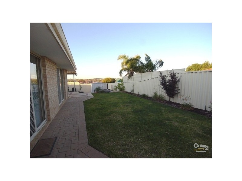 12 Drammen Elbow, Merriwa WA 6030