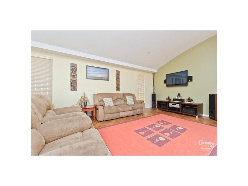 6 Roosky Approach, Ridgewood WA 6030