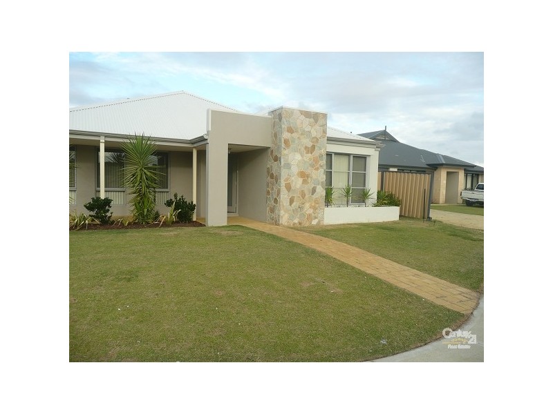 8 Grallina way, Tapping WA 6065