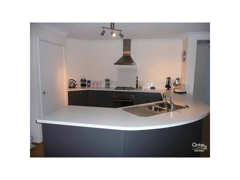 8 Grallina way, Tapping WA 6065