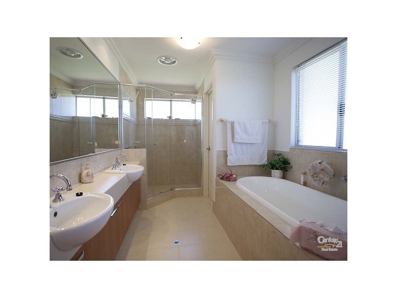 33 Ashbourne Avenue, Ridgewood WA 6030