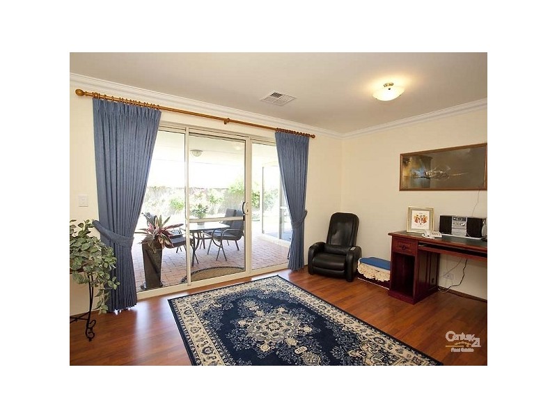 33 Ashbourne Avenue, Ridgewood WA 6030