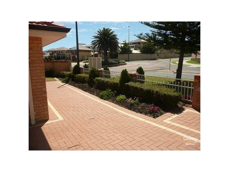 2 Rochester drive, Mindarie WA 6030