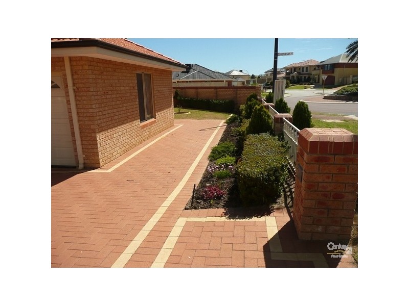 2 Rochester drive, Mindarie WA 6030