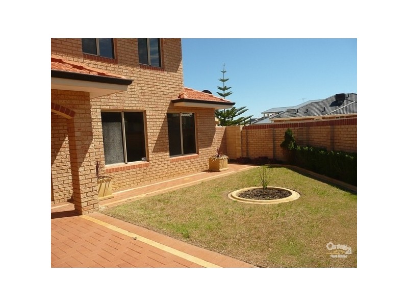 2 Rochester drive, Mindarie WA 6030