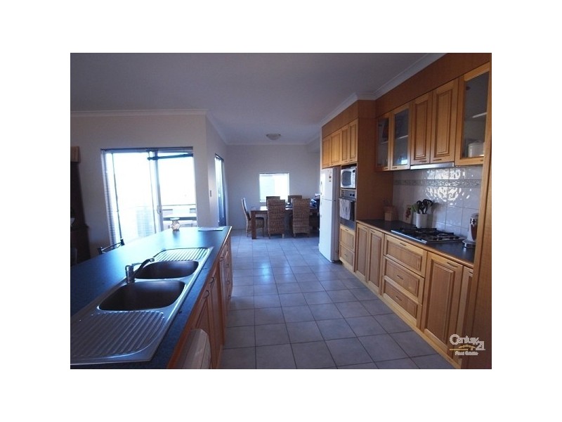 3/19  Rosslare prom, Mindarie WA 6030