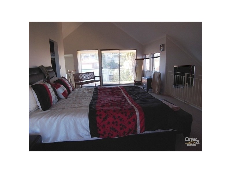 3/19  Rosslare prom, Mindarie WA 6030