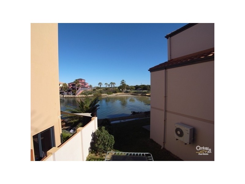 3/19  Rosslare prom, Mindarie WA 6030