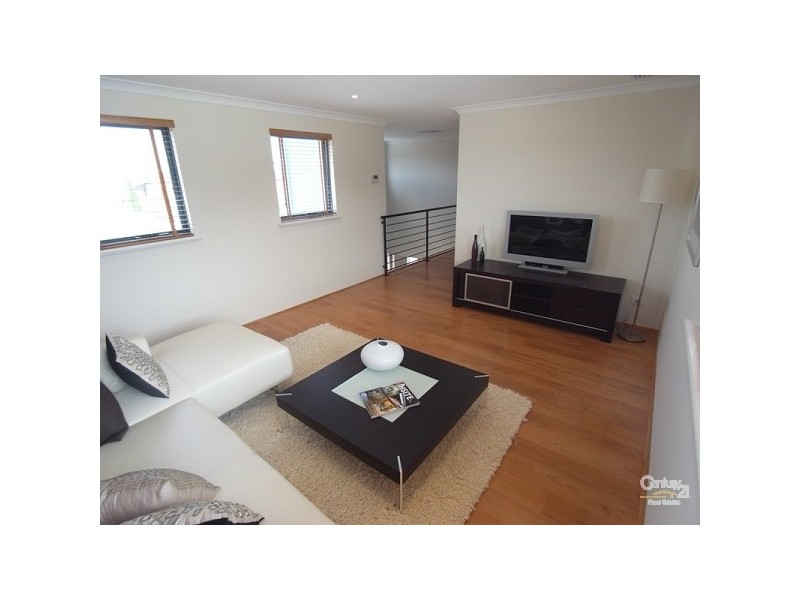 10 Bantry Bend, Mindarie WA 6030