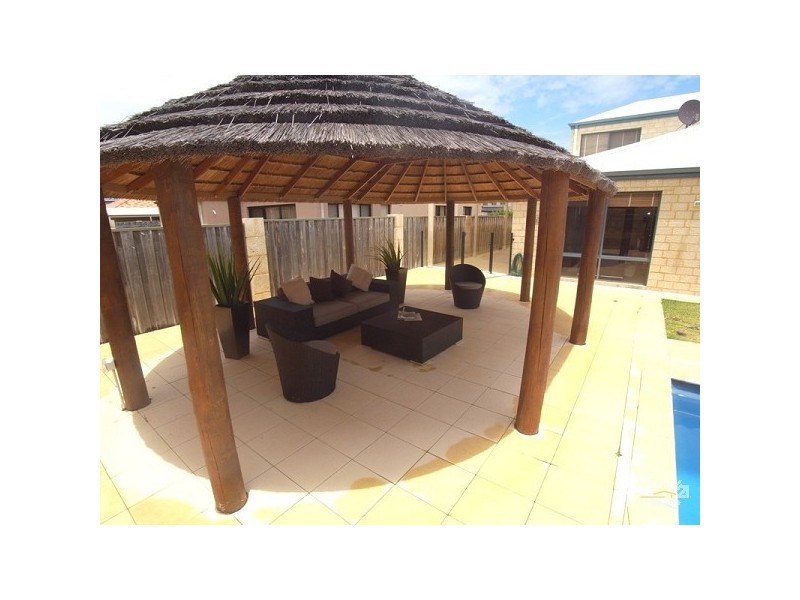 10 Bantry Bend, Mindarie WA 6030