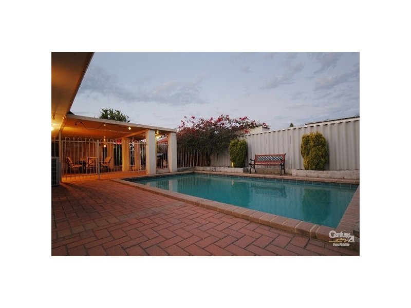 7 Nairana Place, Currambine WA 6028