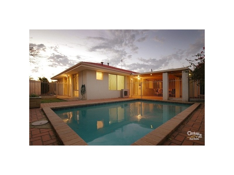 7 Nairana Place, Currambine WA 6028