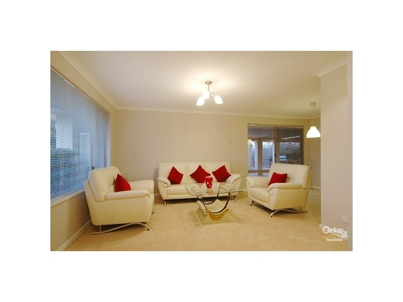 7 Nairana Place, Currambine WA 6028