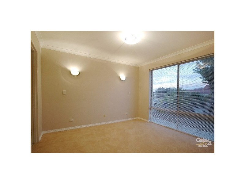 7 Nairana Place, Currambine WA 6028