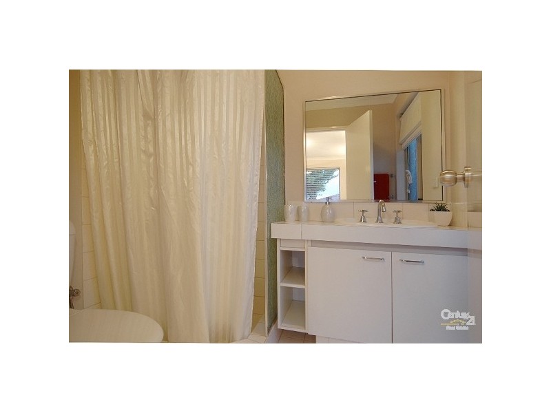 7 Nairana Place, Currambine WA 6028