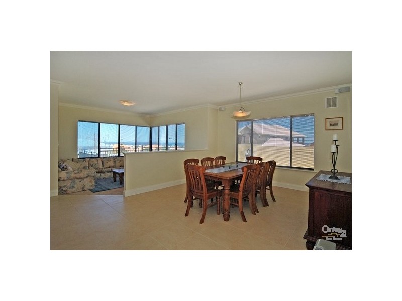 27 Seville Crest, Mindarie WA 6030