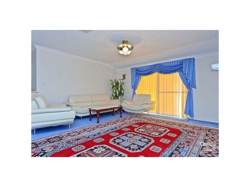 40 Burnett Drive, Clarkson WA 6030