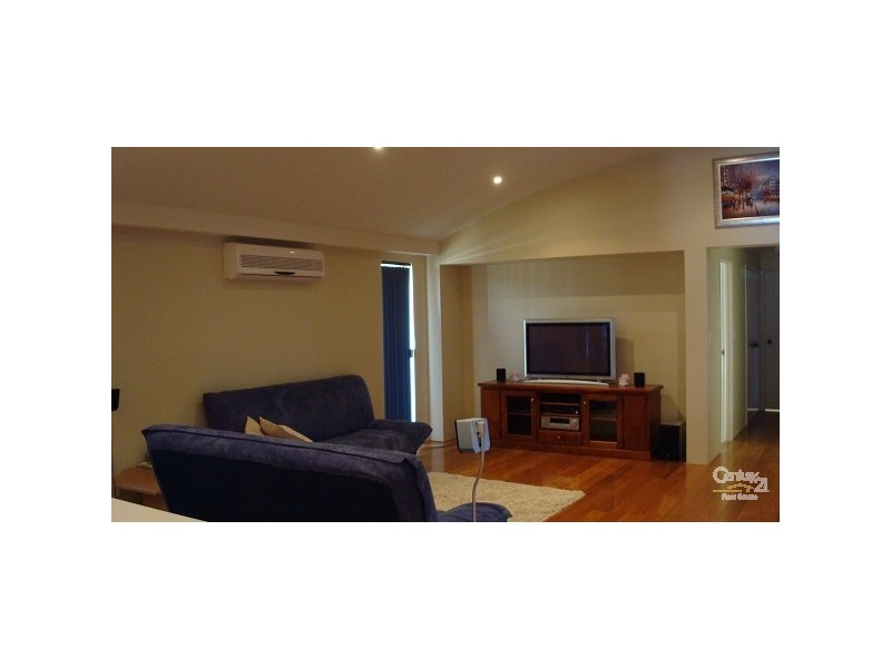 17 Alston way, Butler WA 6036