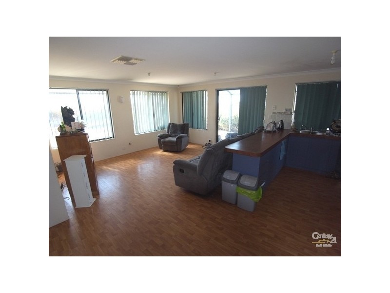 132 St Barnabas Boulevard, Quinns Rocks WA 6030