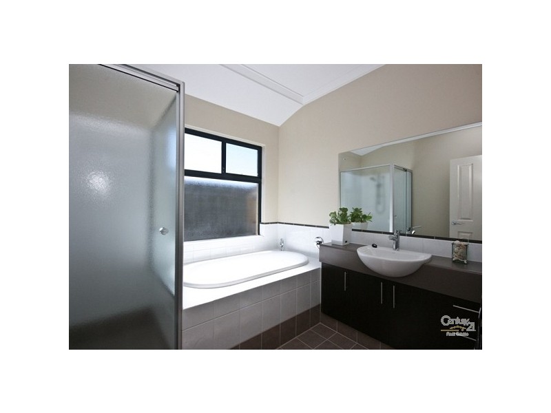 4 Karalla Elbow, Quinns Rocks WA 6030