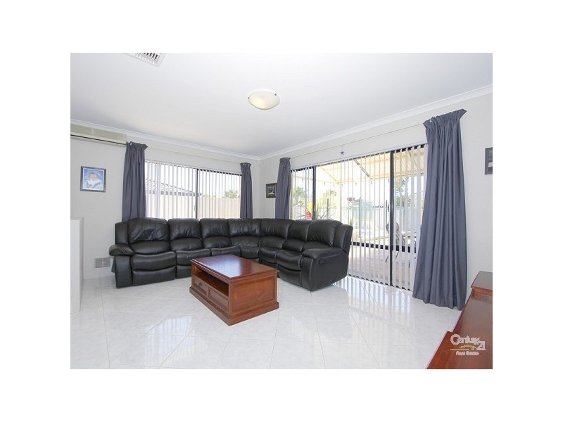 51 St Stephens Crescent, Tapping WA 6065