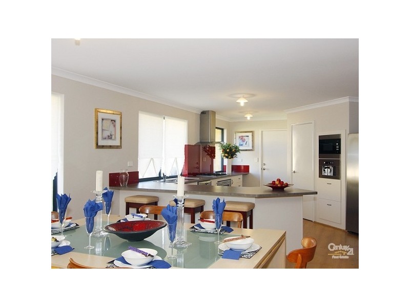 4 Hollyford Parade, Butler WA 6036