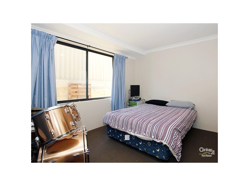 4 Hollyford Parade, Butler WA 6036