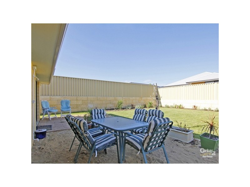 4 Hollyford Parade, Butler WA 6036