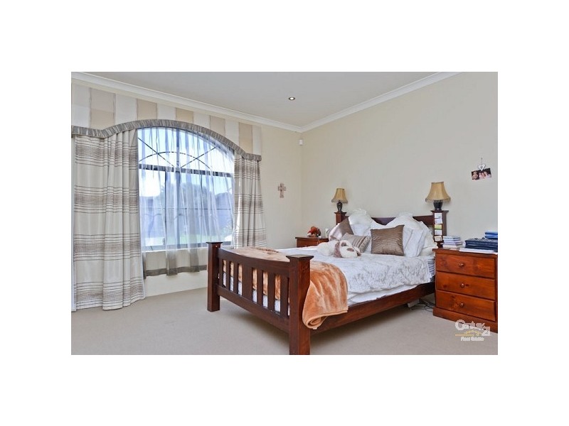 31 Hampshire Drive, Quinns Rocks WA 6030