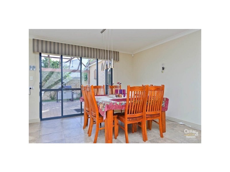 31 Hampshire Drive, Quinns Rocks WA 6030