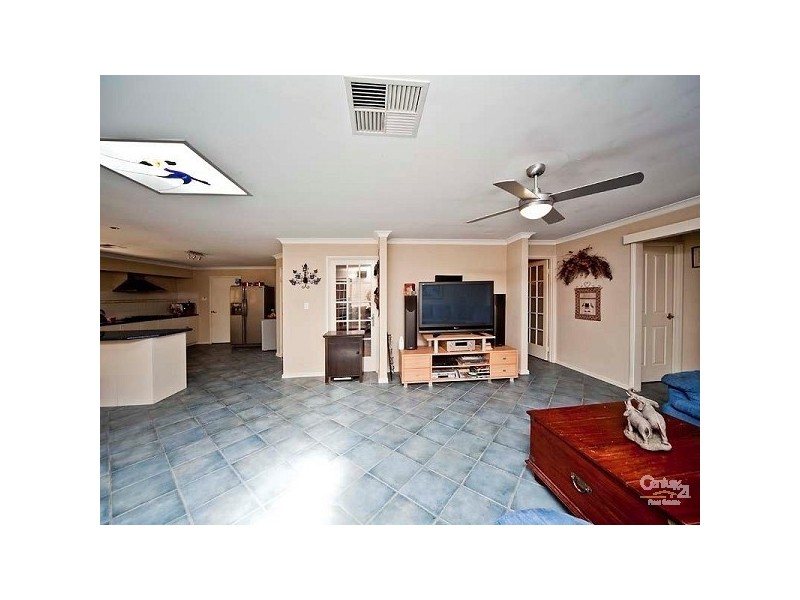 34 Shropshire Crescent, Butler WA 6036