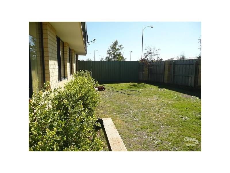 130 Seagrove Blvd, Merriwa WA 6030