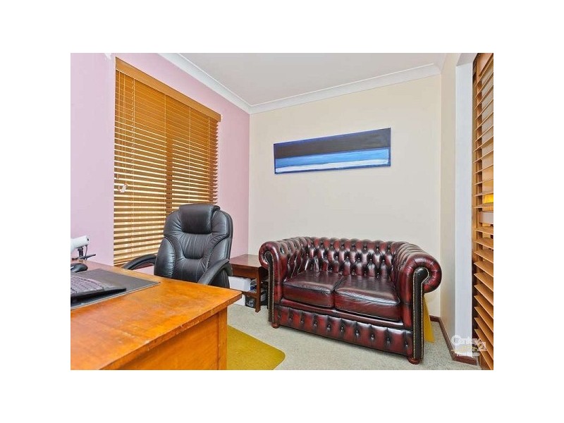 8 Batavia Place, Kallaroo WA 6025