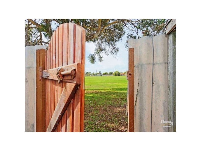 8 Batavia Place, Kallaroo WA 6025