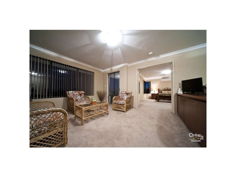 2 Royal James Court, Quinns Rocks WA 6030