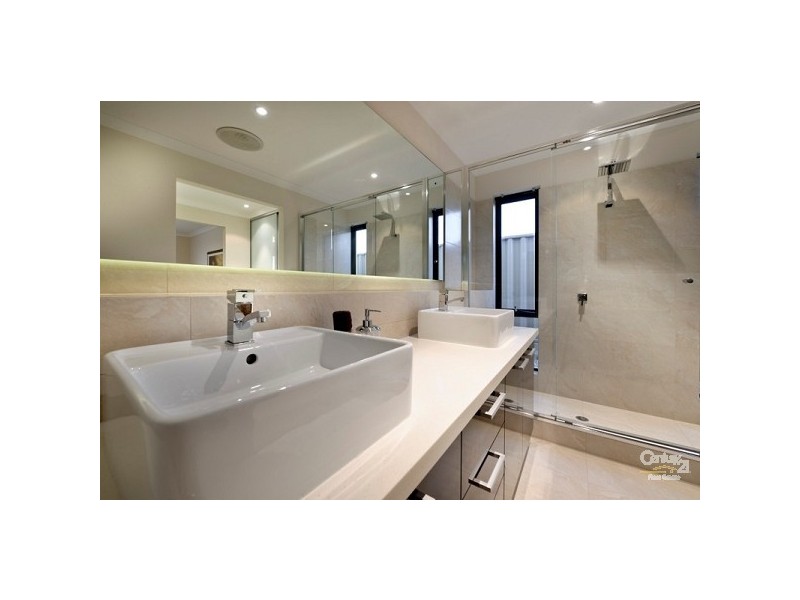 9 Romano Crescent, Iluka WA 6028