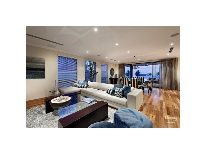 9 Romano Crescent, Iluka WA 6028