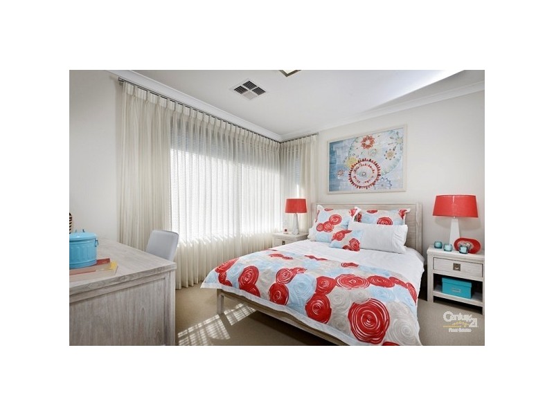 9 Romano Crescent, Iluka WA 6028