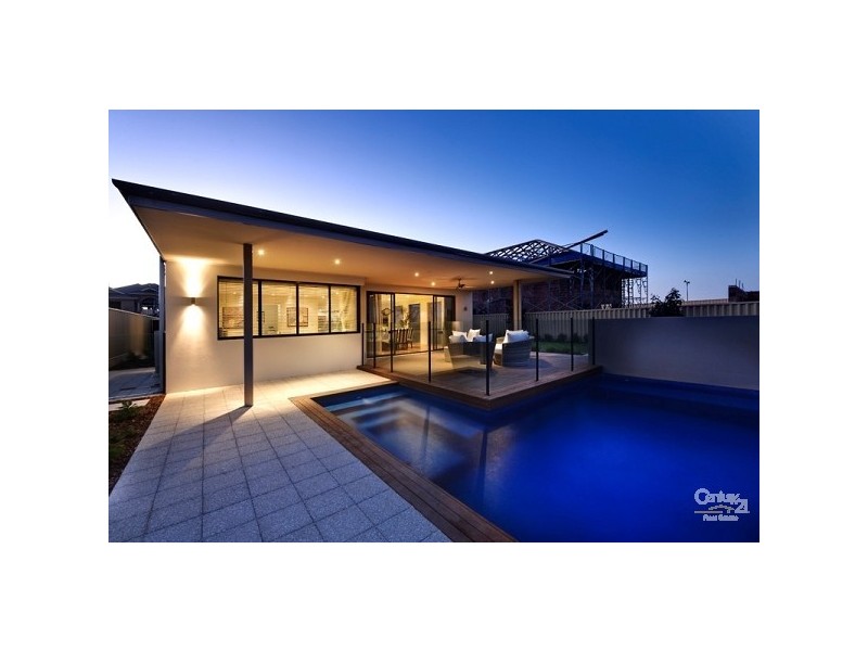 9 Romano Crescent, Iluka WA 6028