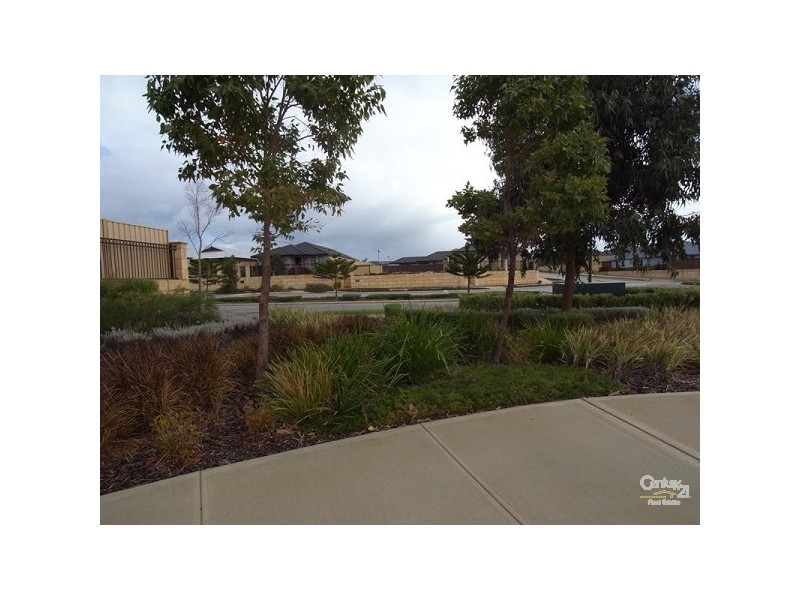 2/131 Landbeach Blvd, Butler WA 6036