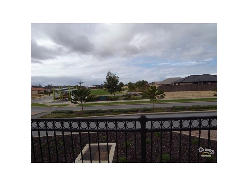 2/131 Landbeach Blvd, Butler WA 6036