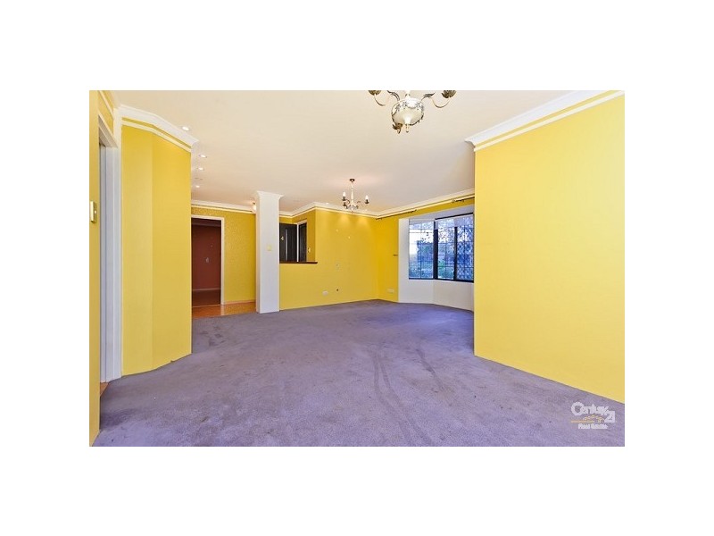 4 Stradbroke Gardens, Ridgewood WA 6030