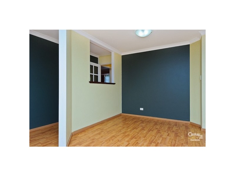 4 Stradbroke Gardens, Ridgewood WA 6030