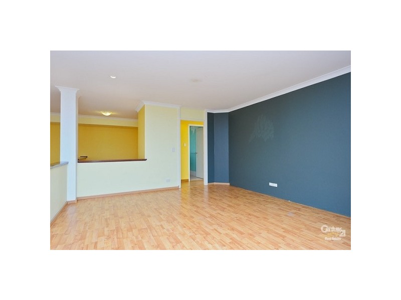 4 Stradbroke Gardens, Ridgewood WA 6030