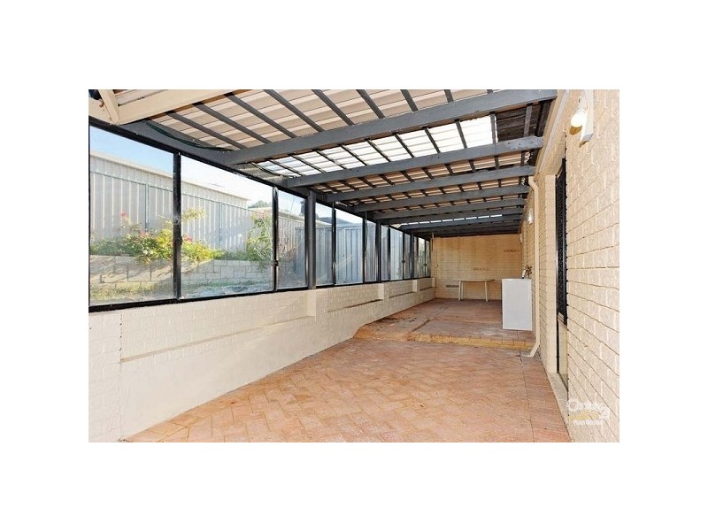 4 Stradbroke Gardens, Ridgewood WA 6030