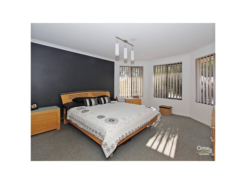 32 Annandale Circle, Kinross WA 6028