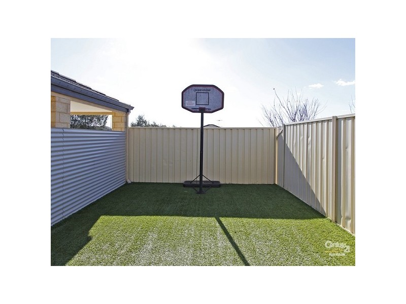 32 Annandale Circle, Kinross WA 6028