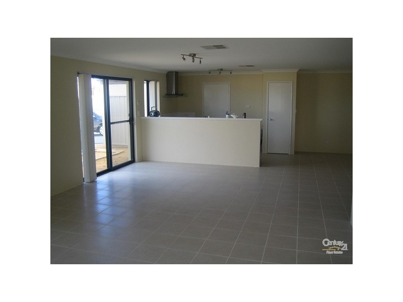 11 Oxted Link, Butler WA 6036