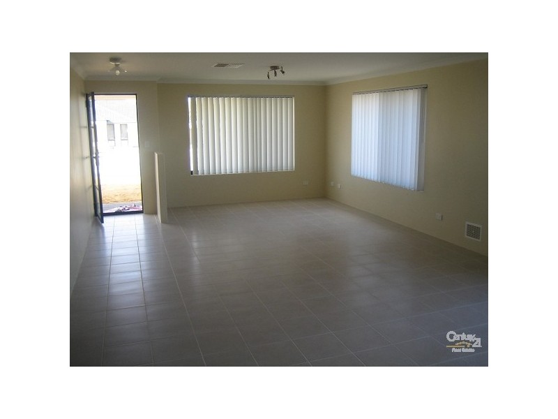 11 Oxted Link, Butler WA 6036
