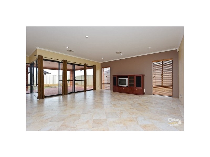 16 Labianca Vista, Carramar WA 6031